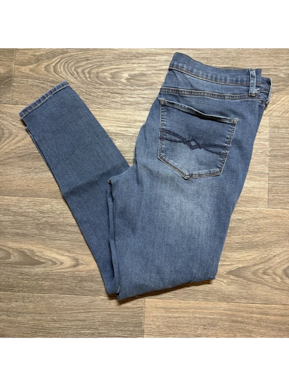 Mudd Juniors High Rise Distressed Stretch Skinny Jeans 15 Medium Wash Denim - Picture 12 of 12